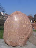 Kamień upamiętniający M. Konopnicką